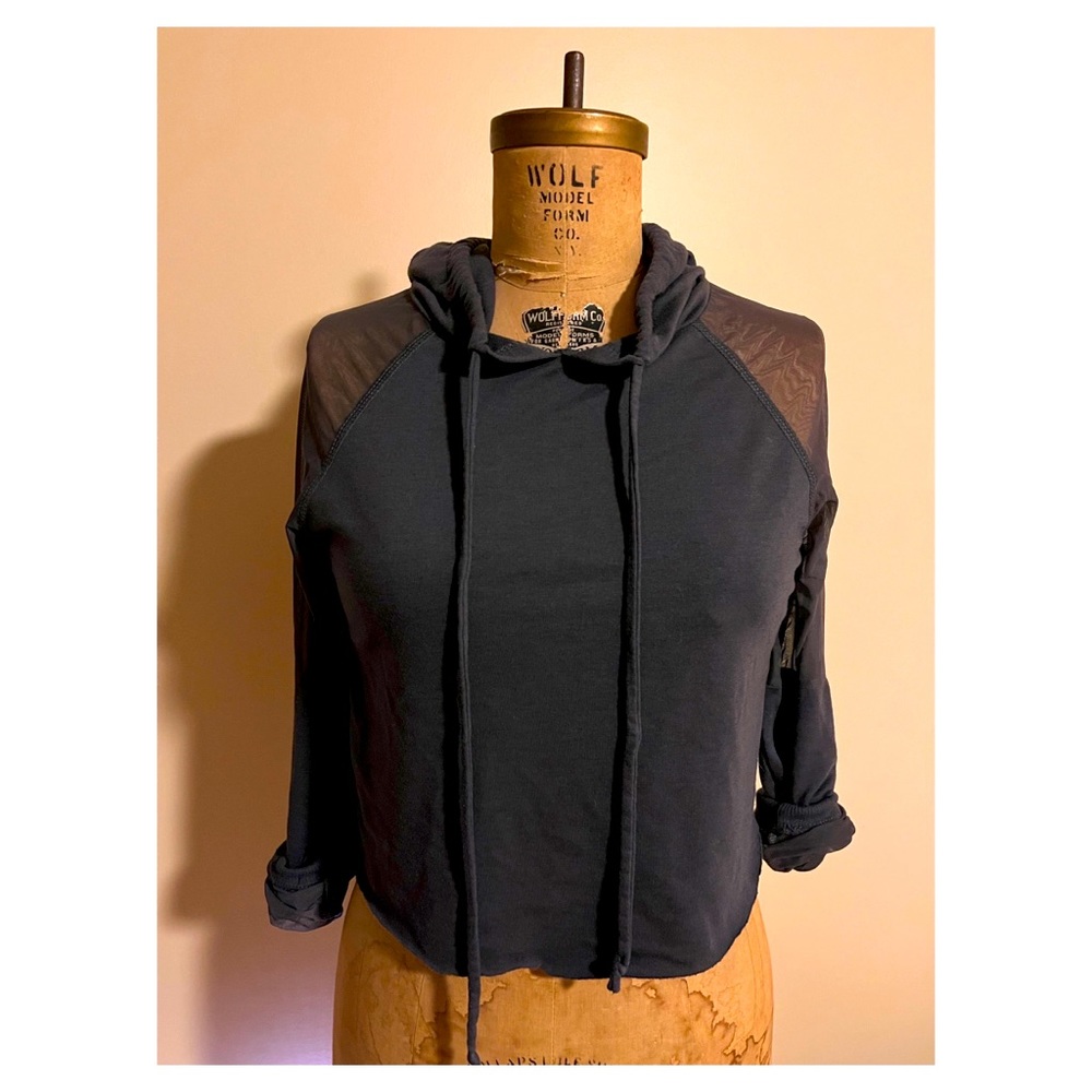 Athleisure Top | Hooded & Cropped